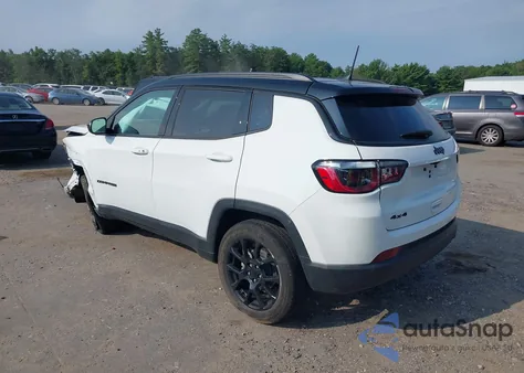 2024 Jeep Compass Latitude 4X4 from USA, damaged, VIN 3C4NJDBN9RT592632